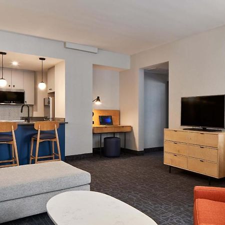 The Carleton Suite Hotel Отава Екстериор снимка
