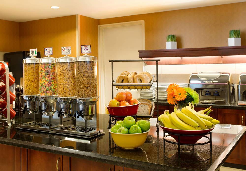 The Carleton Suite Hotel Отава Екстериор снимка