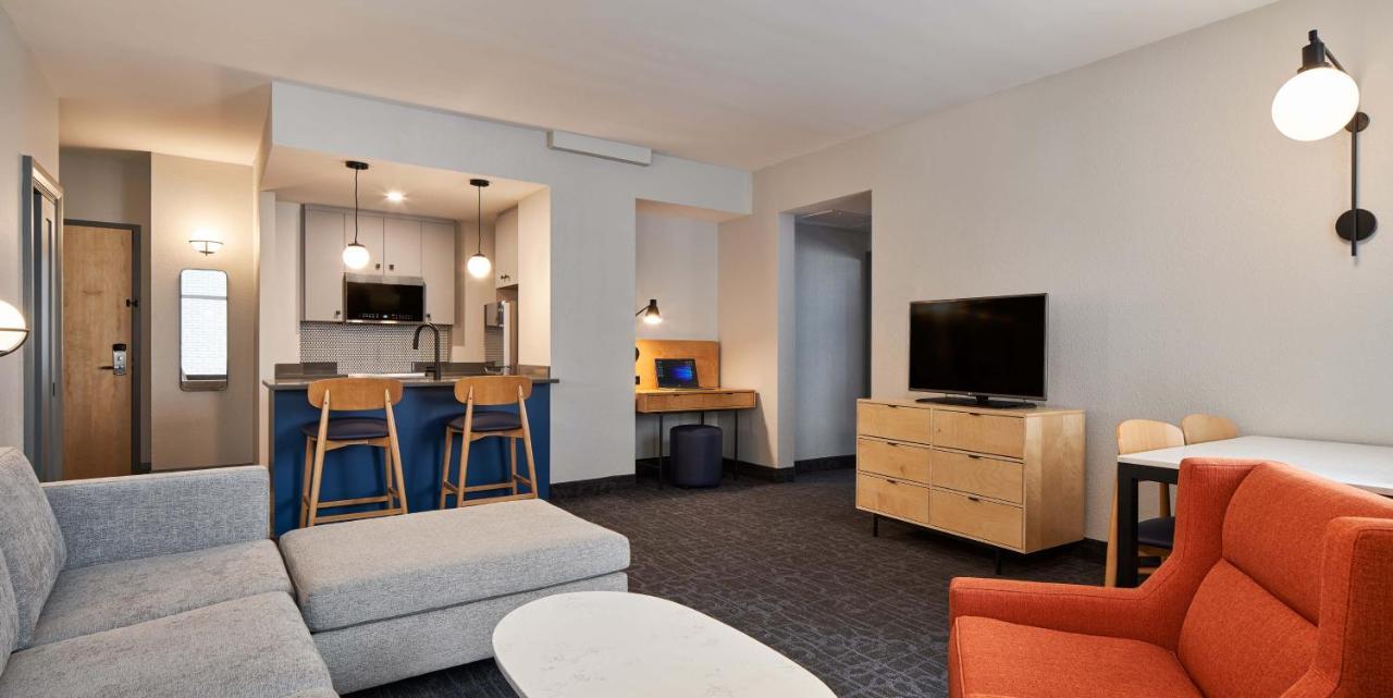 The Carleton Suite Hotel Отава Екстериор снимка
