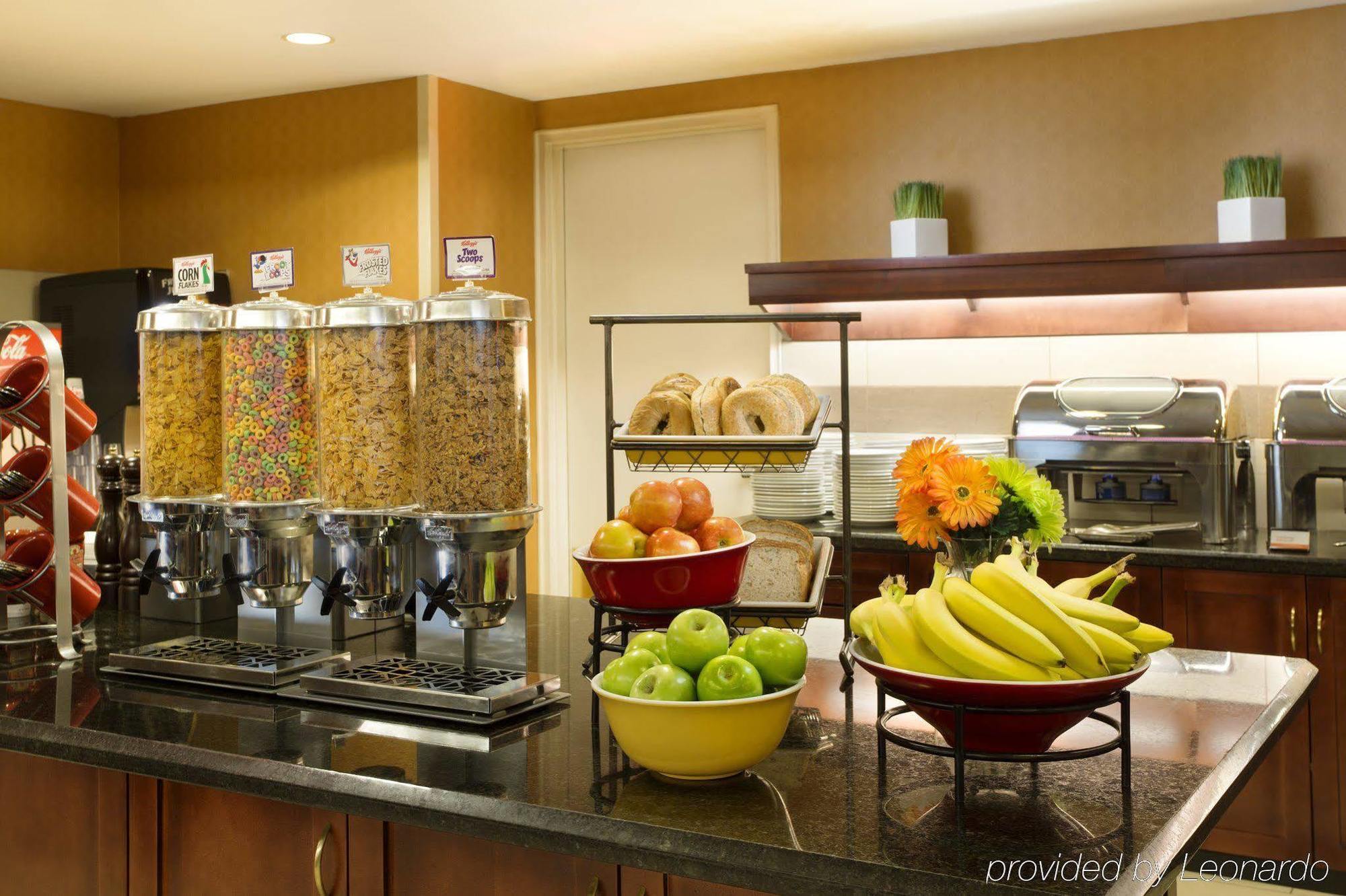 The Carleton Suite Hotel Отава Екстериор снимка
