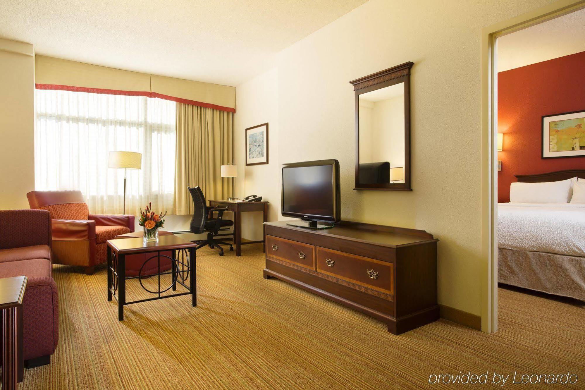 The Carleton Suite Hotel Отава Екстериор снимка