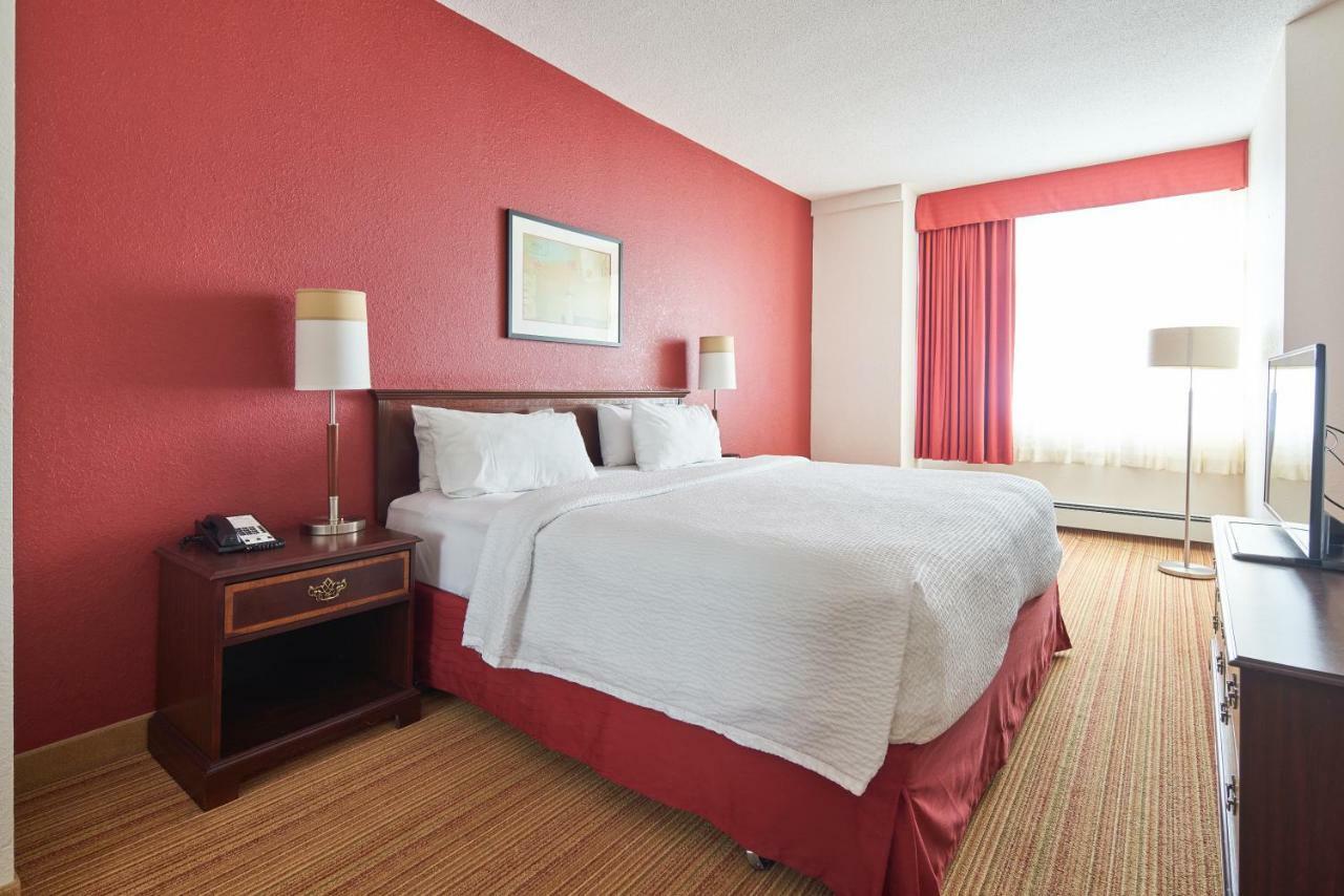 The Carleton Suite Hotel Отава Екстериор снимка