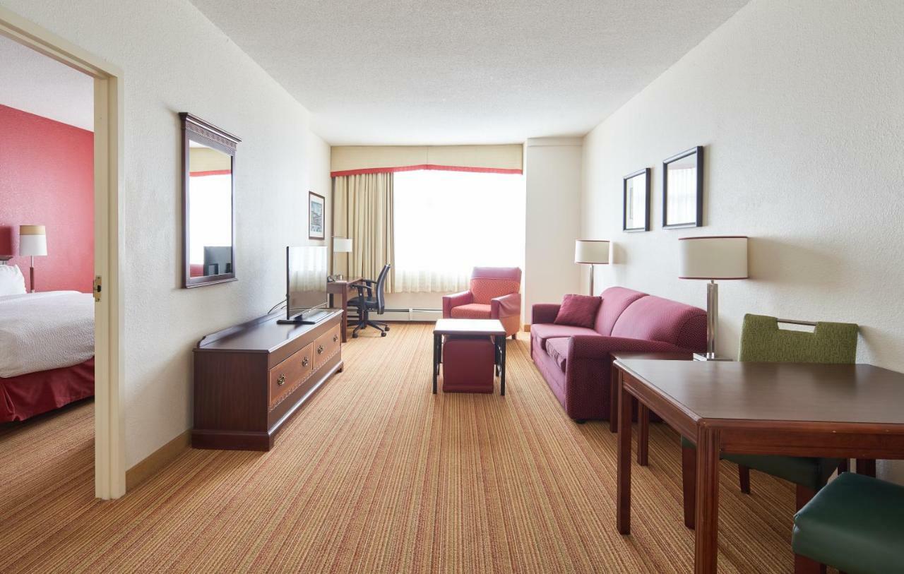 The Carleton Suite Hotel Отава Екстериор снимка