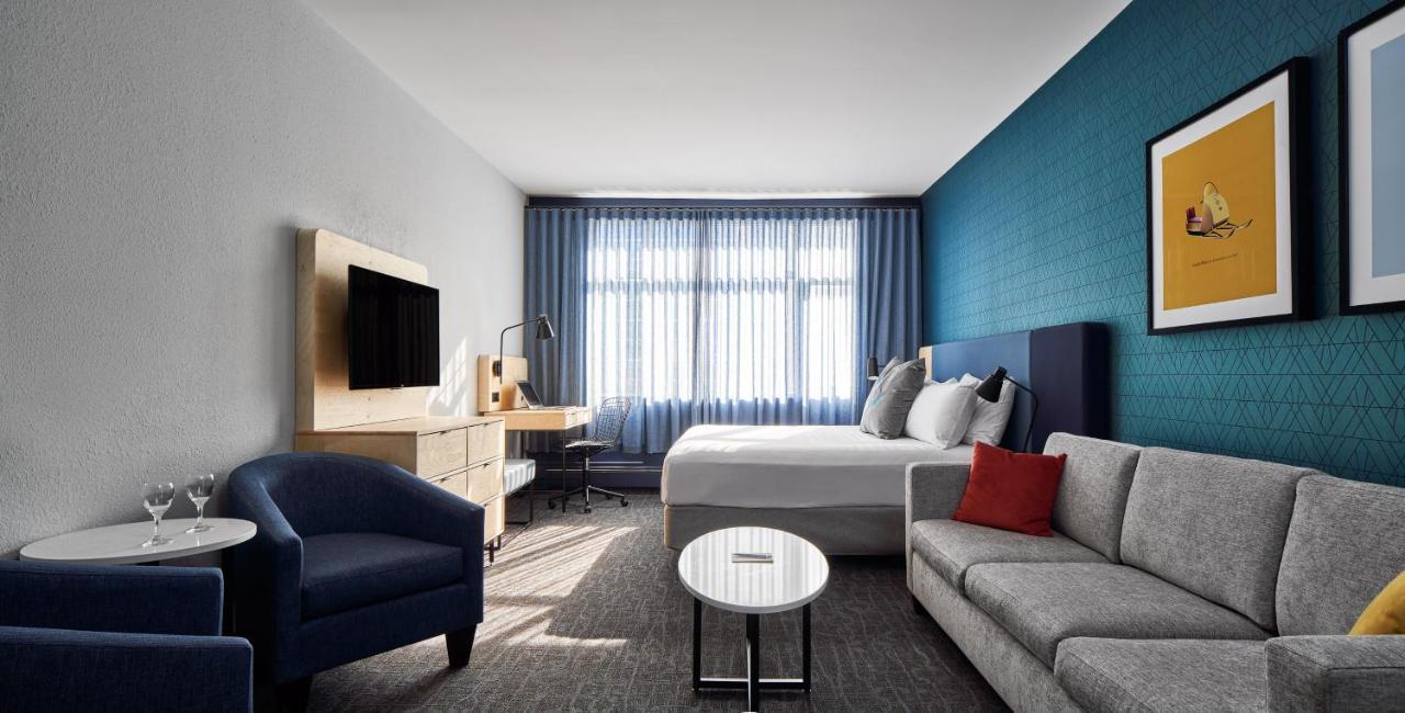 The Carleton Suite Hotel Отава Екстериор снимка
